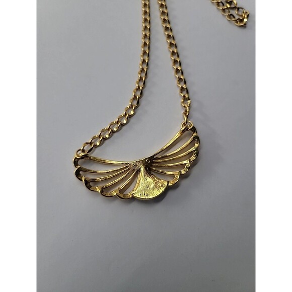 Vintage Necklace Wings Gold Tone White Crystals Chain Jewelry Costume - Picture 14 of 15